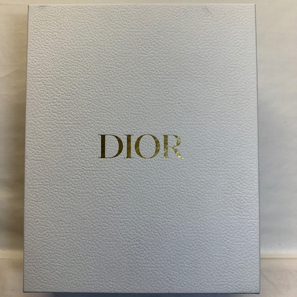 Dior Gift Box 12x9.5x4 White Gold Logo Ribbon Tissue Luxury Designer Packaging